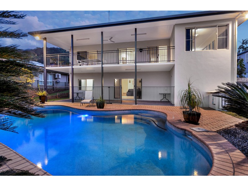 12 Alstonia Close, Redlynch QLD 4870