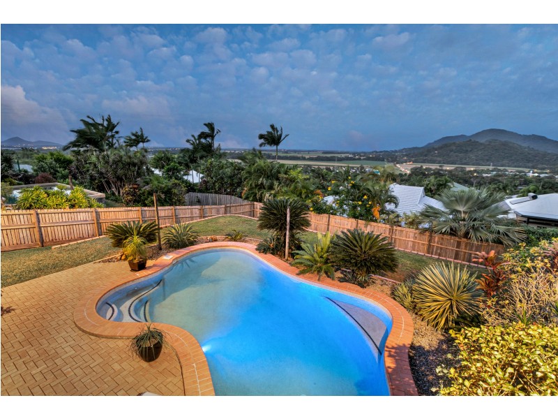12 Alstonia Close, Redlynch QLD 4870