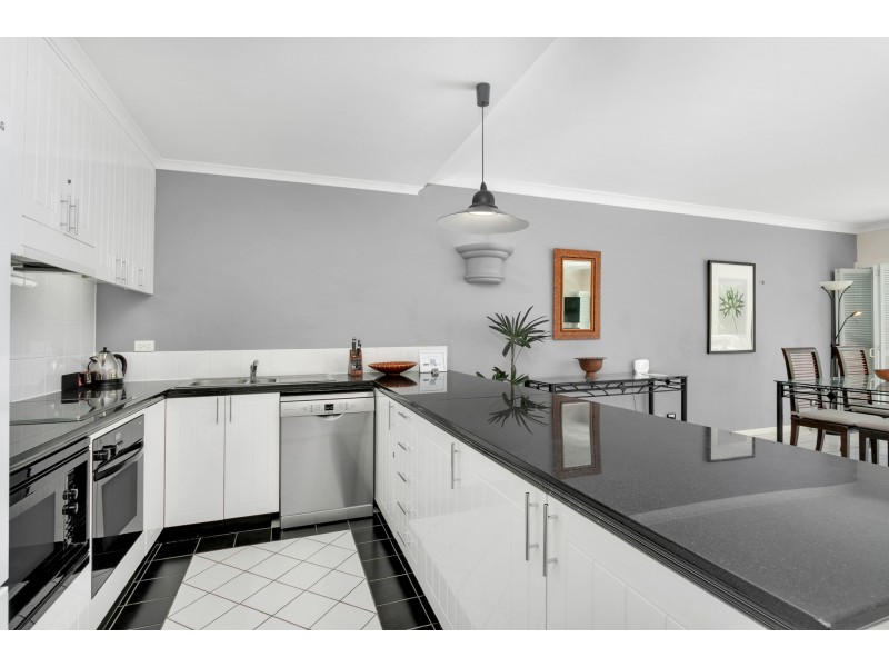 73/1 Veivers Road, Palm Cove QLD 4879