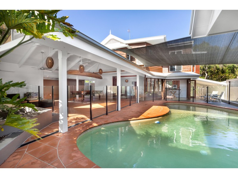 26 Acacia Street, Holloways Beach QLD 4878