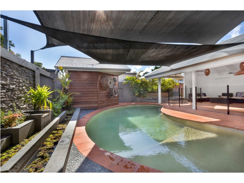 26 Acacia Street, Holloways Beach QLD 4878