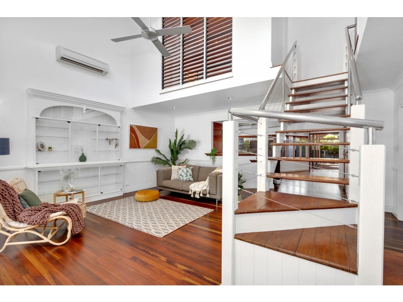 26 Acacia Street, Holloways Beach QLD 4878