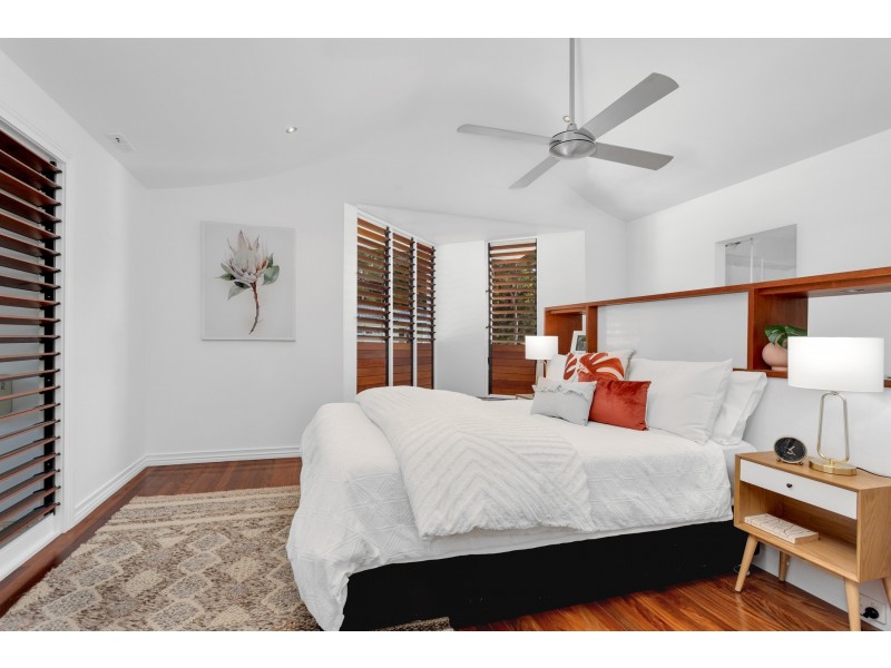 26 Acacia Street, Holloways Beach QLD 4878