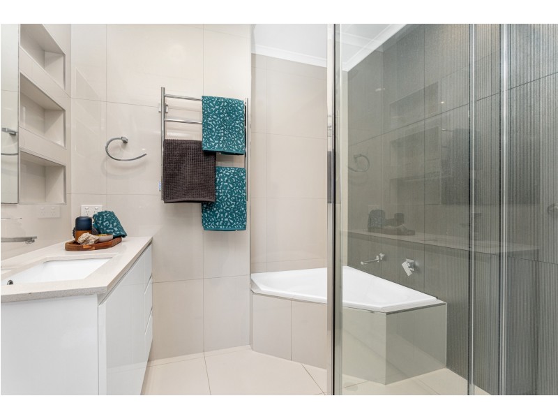 37 Gouldian Street, Bayview Heights QLD 4868