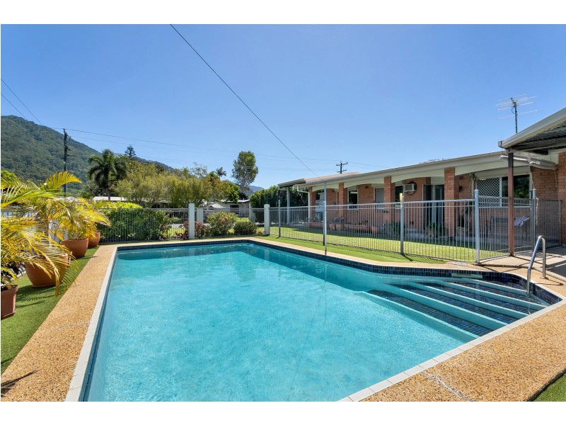 12 Mills Close, Manoora QLD 4870