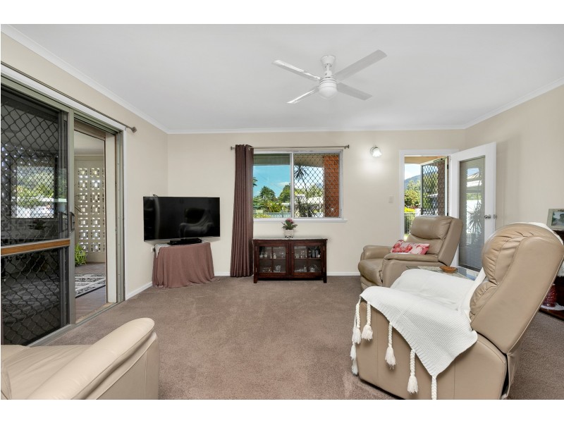 12 Mills Close, Manoora QLD 4870