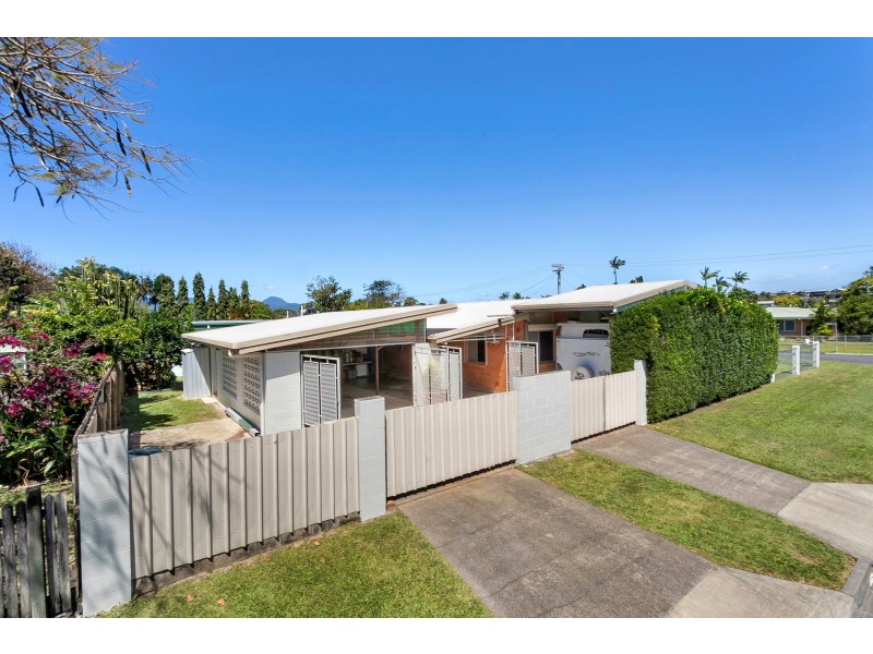 12 Mills Close, Manoora QLD 4870