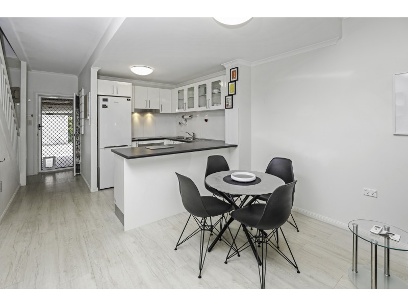 12/36 Springfield Crescent, Manoora QLD 4870