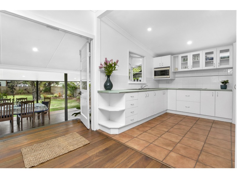 85 Tills Street, Westcourt QLD 4870