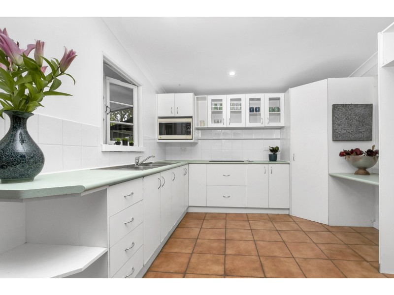 85 Tills Street, Westcourt QLD 4870