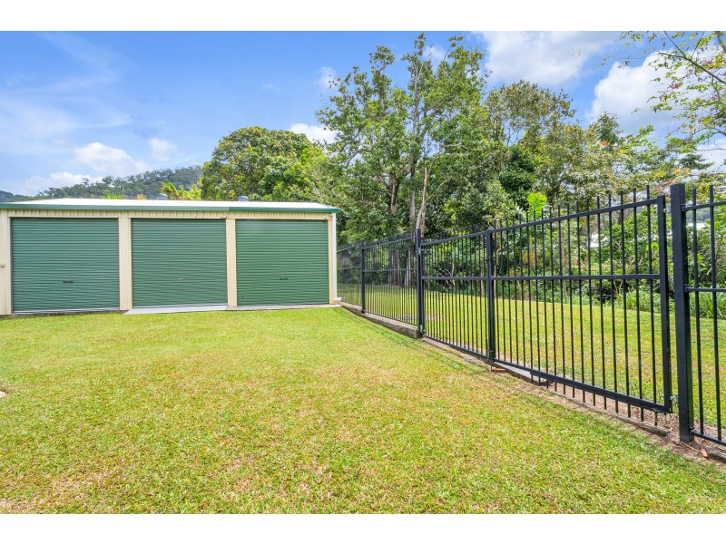 8 Augustus Street, Mooroobool QLD 4870