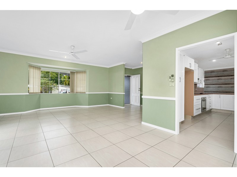 8 Augustus Street, Mooroobool QLD 4870