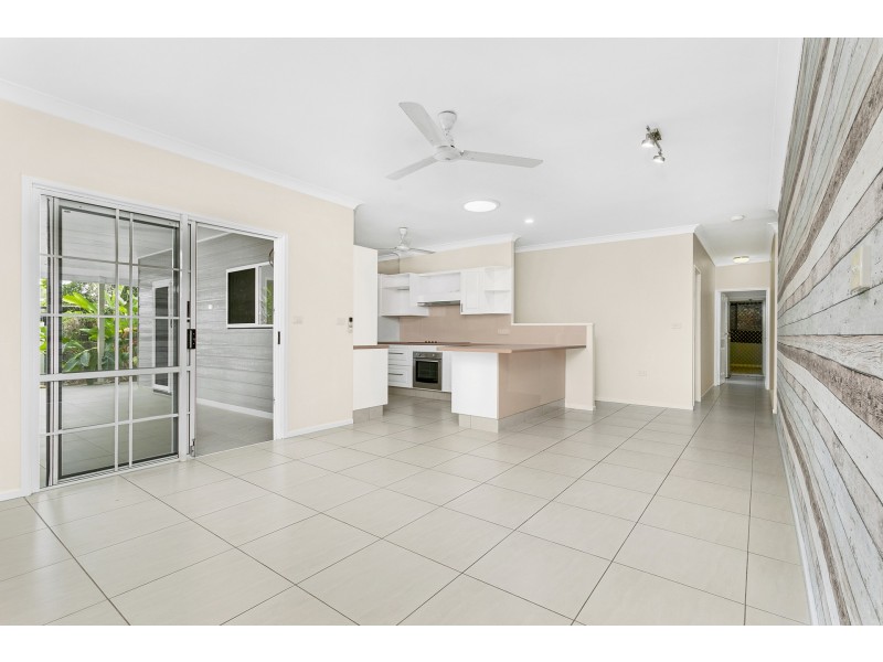 8 Augustus Street, Mooroobool QLD 4870