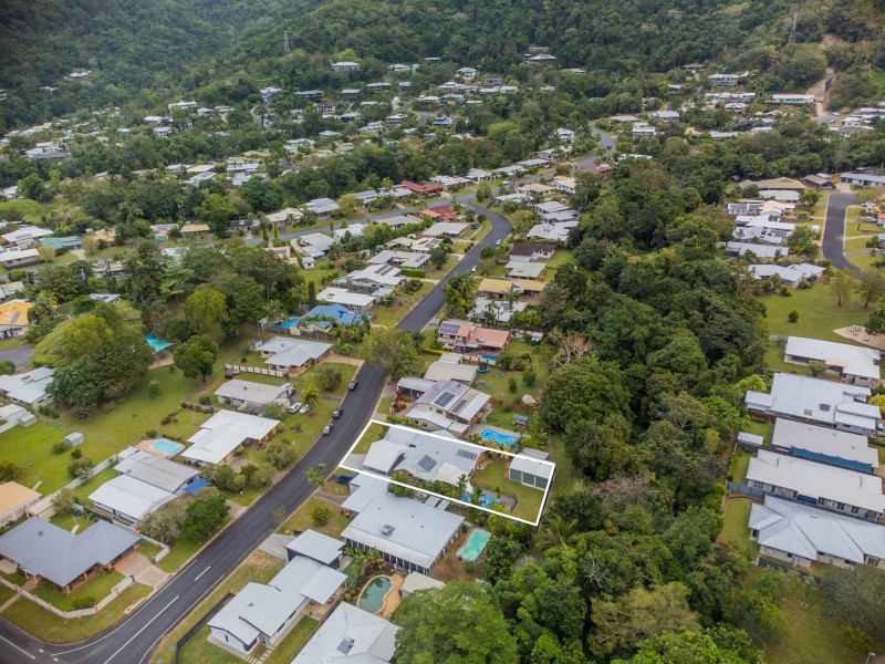 8 Augustus Street, Mooroobool QLD 4870