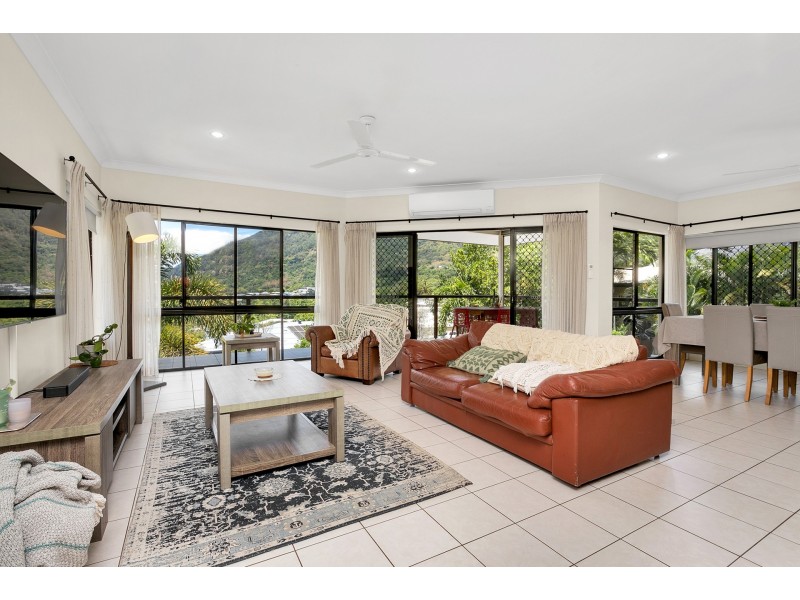 21 Barossa Close, Brinsmead QLD 4870