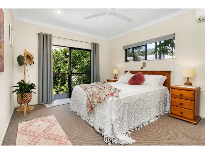 21 Barossa Close, Brinsmead QLD 4870