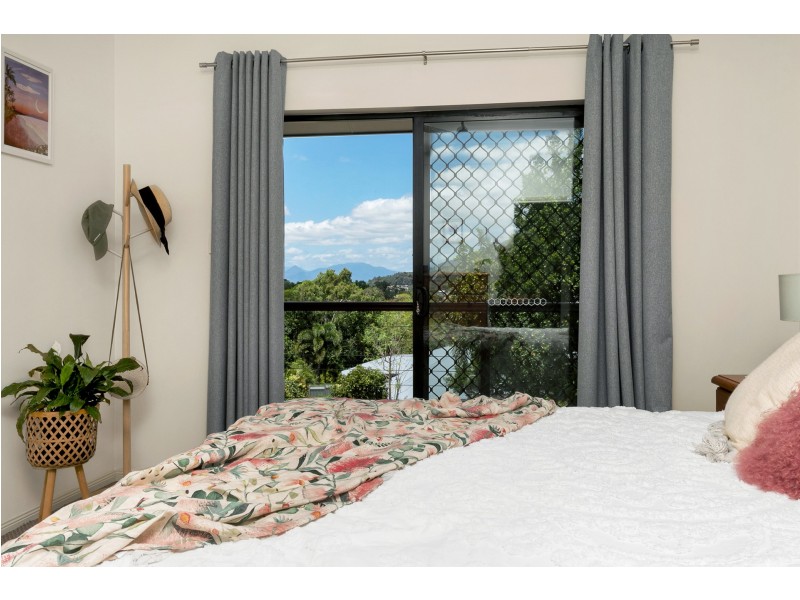 21 Barossa Close, Brinsmead QLD 4870