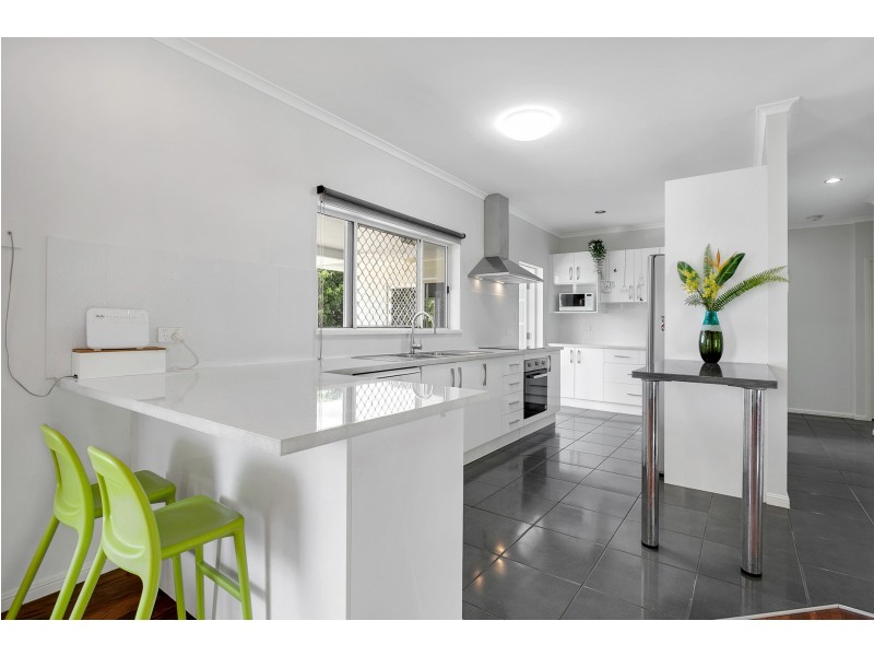 12 Knight Road, Smithfield QLD 4878