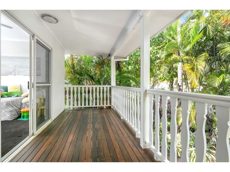 12 Knight Road, Smithfield QLD 4878