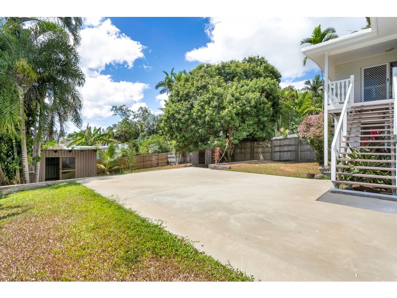 12 Knight Road, Smithfield QLD 4878