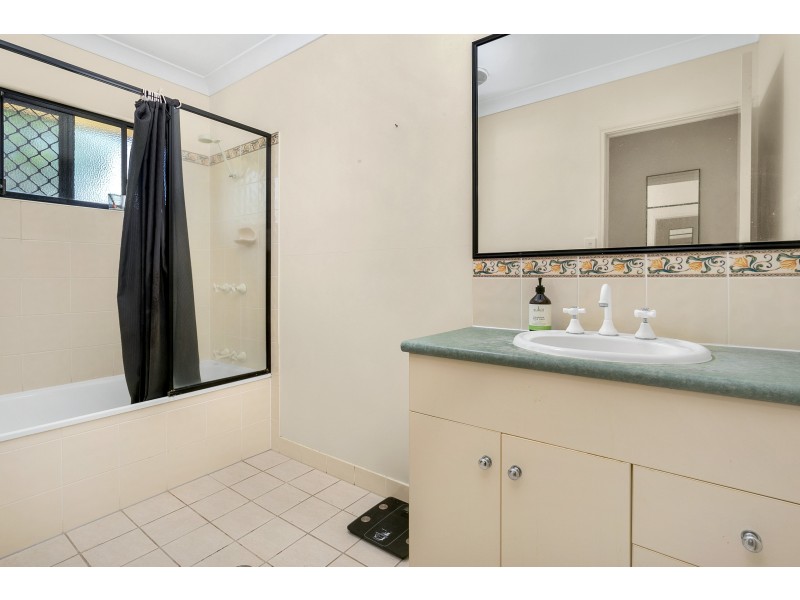 8 Goodhew Close, Bentley Park QLD 4869