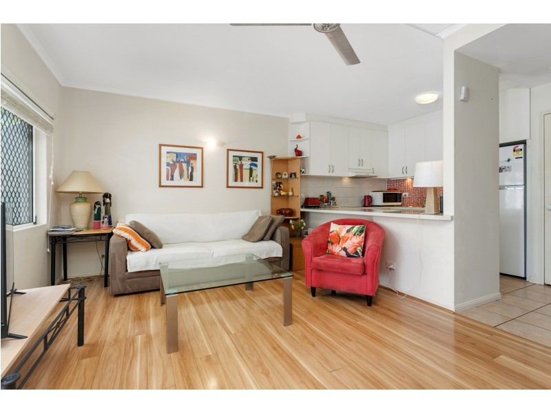 19/34-40 Lily Street, Cairns North QLD 4870