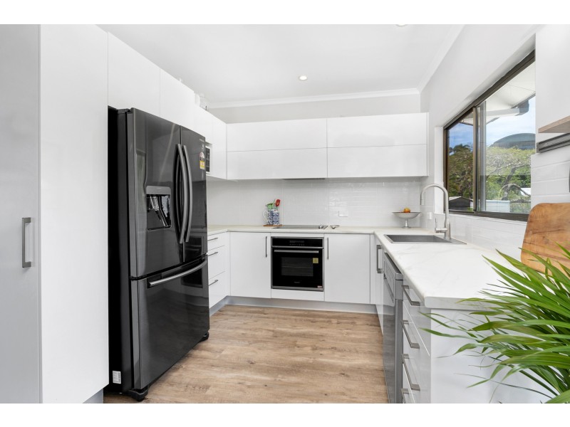 21 Barnes Street, Earlville QLD 4870