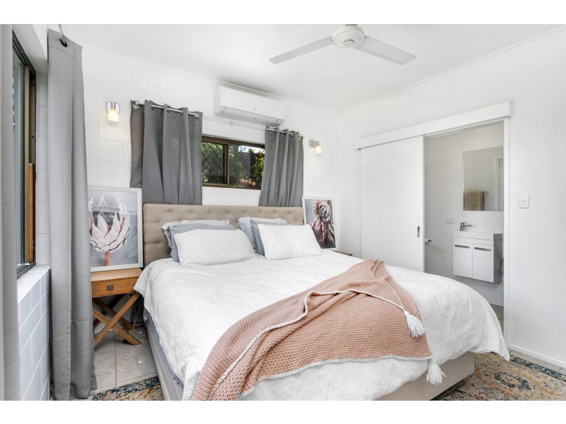 21 Barnes Street, Earlville QLD 4870