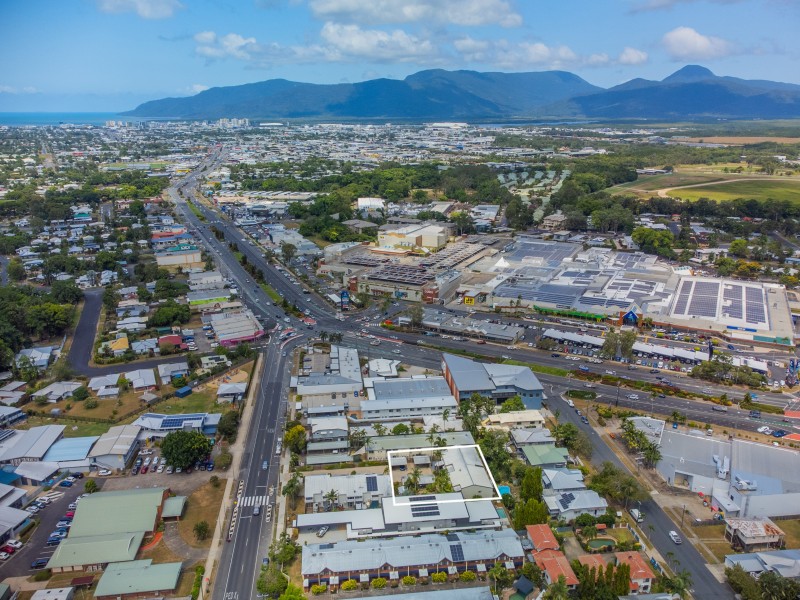 1/11 Balaclava Road, Earlville QLD 4870