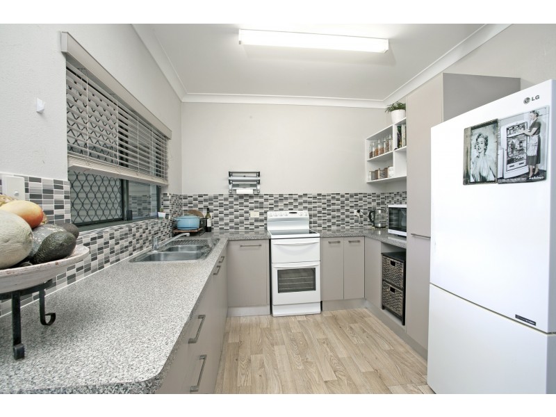 6 Kingsley Close, White Rock QLD 4868