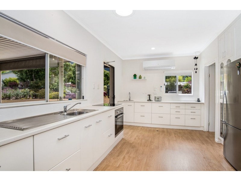 3 Tallow Wood Close, Redlynch QLD 4870