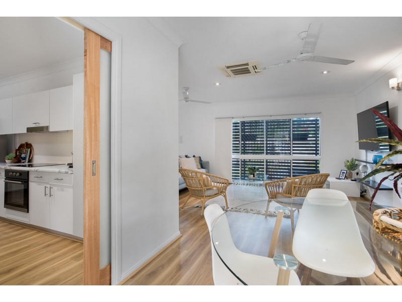 1 Jordan Close, Mooroobool QLD 4870
