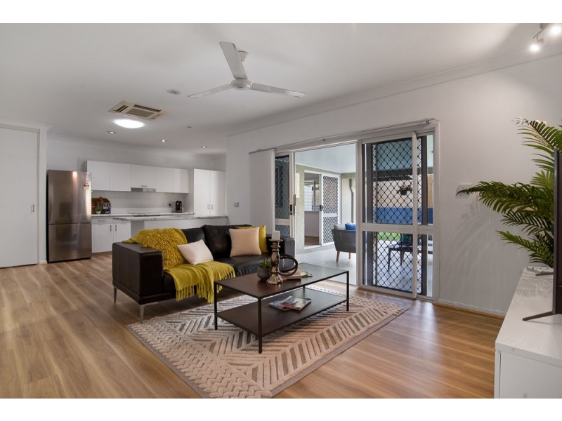 1 Jordan Close, Mooroobool QLD 4870
