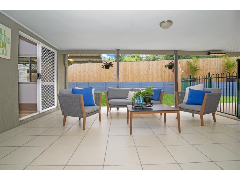 1 Jordan Close, Mooroobool QLD 4870