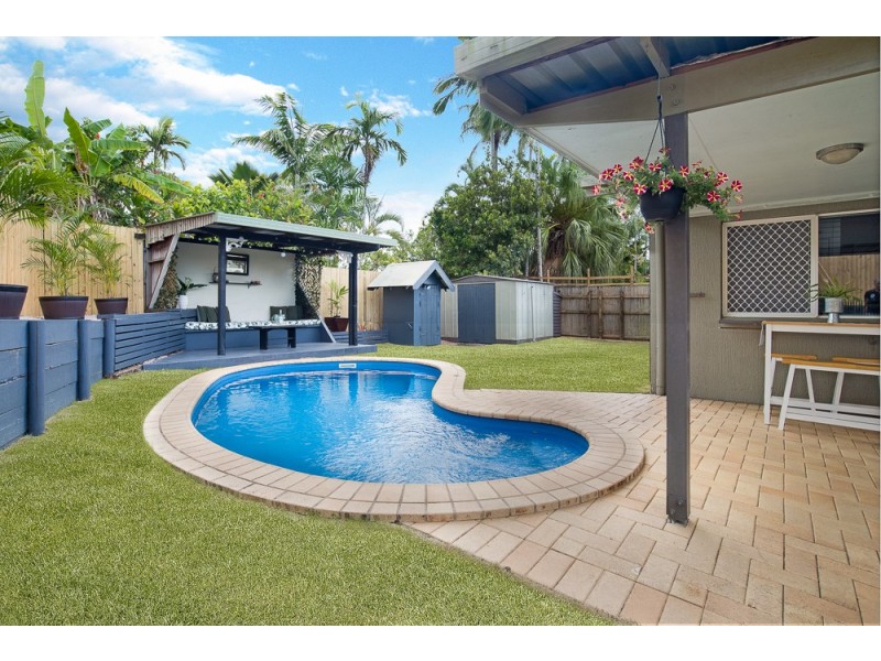 1 Jordan Close, Mooroobool QLD 4870