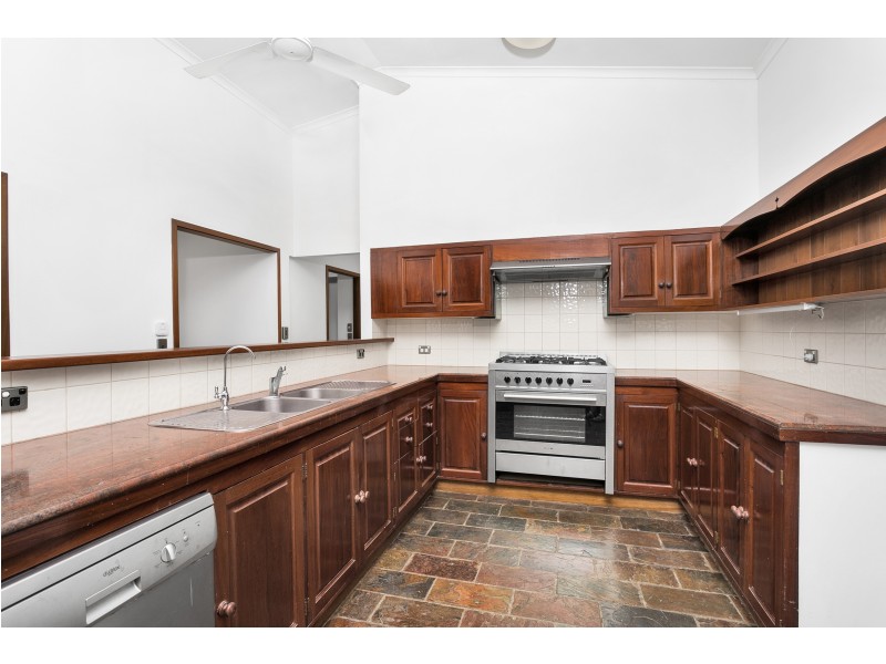 1-3 Sommerville Crescent, Whitfield QLD 4870