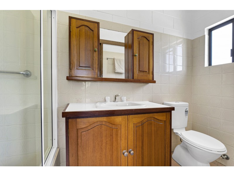 1-3 Sommerville Crescent, Whitfield QLD 4870
