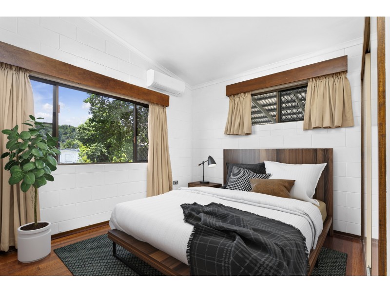 1-3 Sommerville Crescent, Whitfield QLD 4870