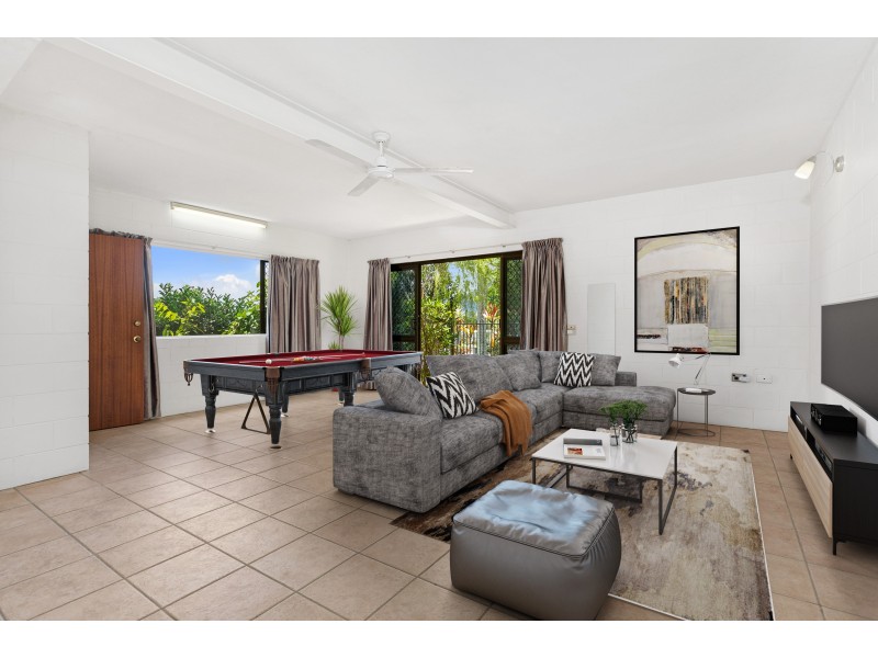 1-3 Sommerville Crescent, Whitfield QLD 4870