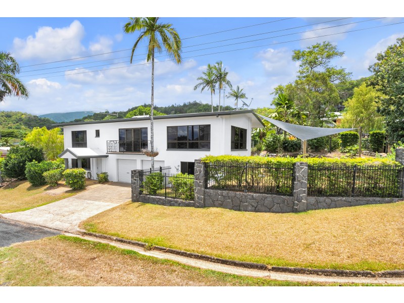 1-3 Sommerville Crescent, Whitfield QLD 4870