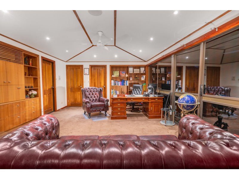 1-4 Koppen Terrace, Cairns QLD 4870