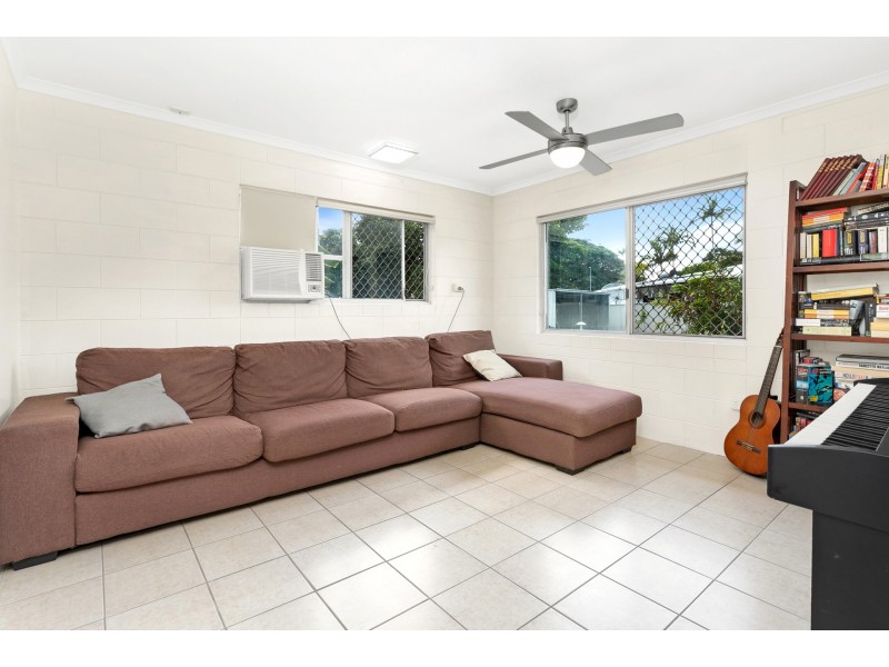 24 Lois Street, Mooroobool QLD 4870