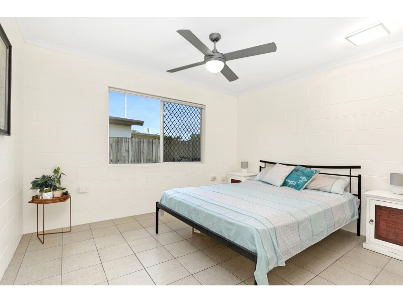 24 Lois Street, Mooroobool QLD 4870