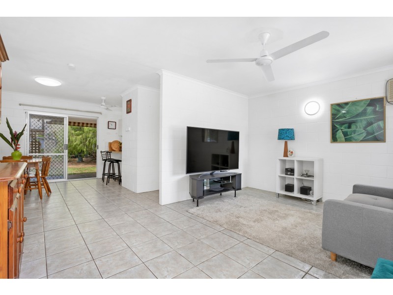 11 Veivers Close, Westcourt QLD 4870