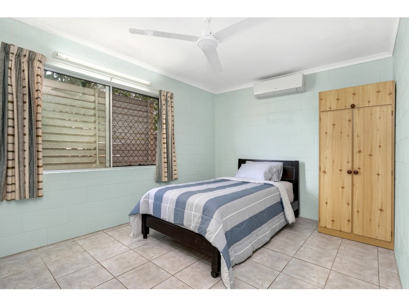 11 Veivers Close, Westcourt QLD 4870