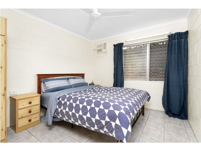 11 Veivers Close, Westcourt QLD 4870