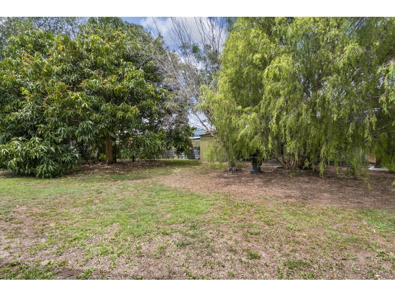 11 Veivers Close, Westcourt QLD 4870