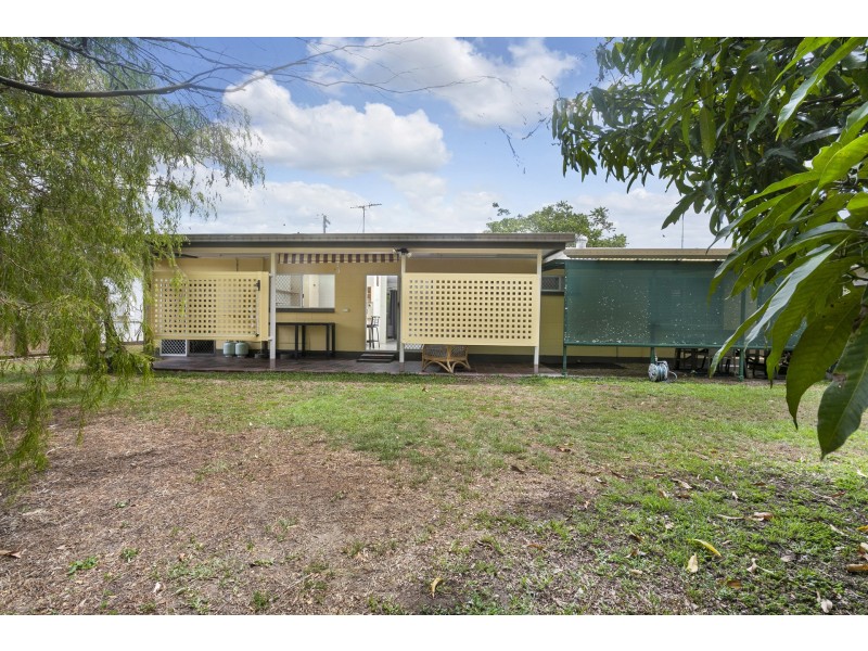 11 Veivers Close, Westcourt QLD 4870