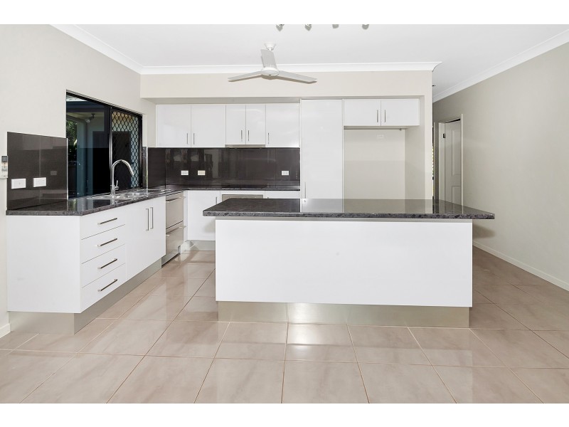 50 Ainscow Drive, Bentley Park QLD 4869