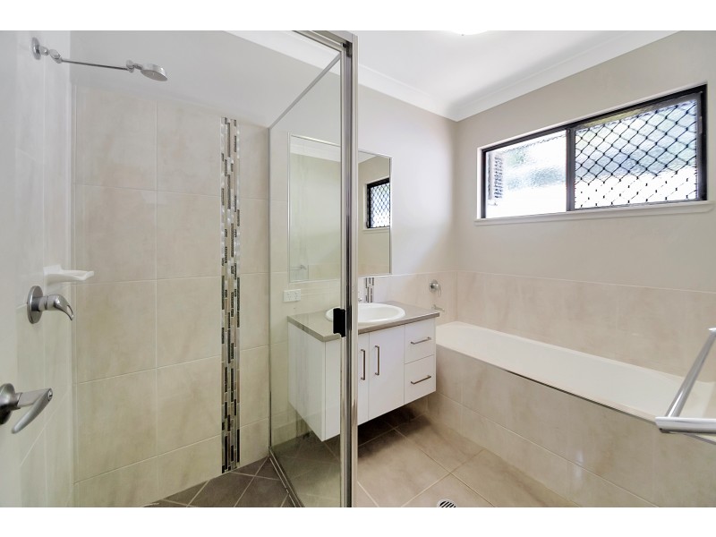 50 Ainscow Drive, Bentley Park QLD 4869